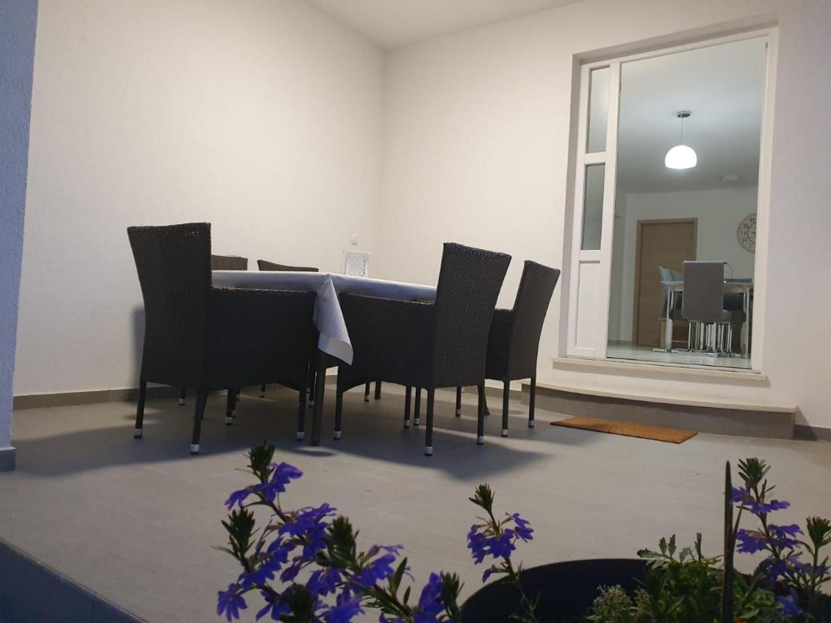 Apartmani Sara Bibinje Ngoại thất bức ảnh